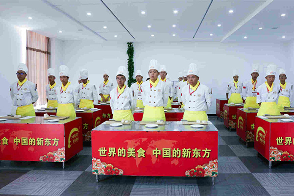 凝班级聚力，夯基础之石